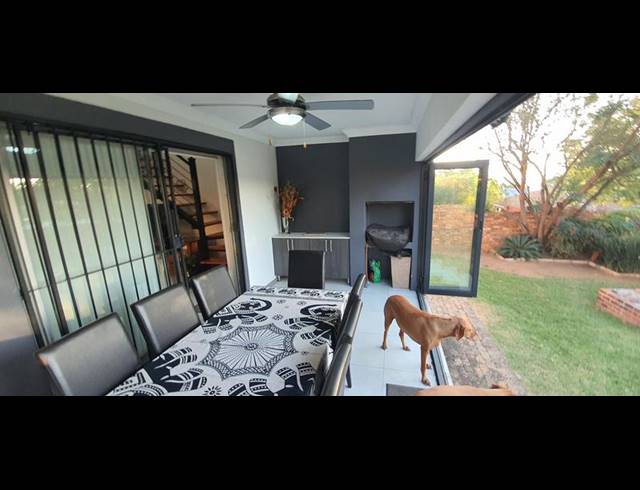 3 BEDROOM TOWNHOUSE FOR SALE IN KYALAMI HILLS